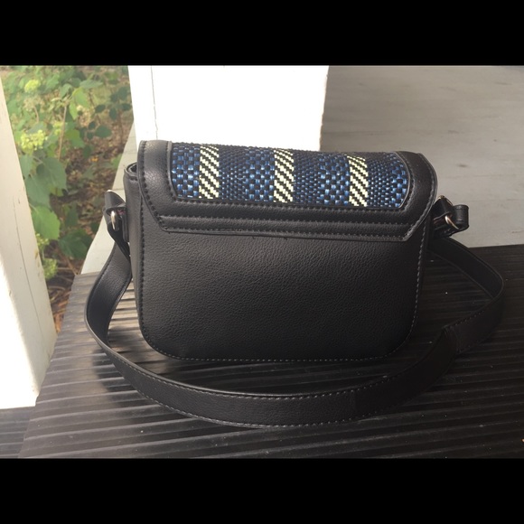vilanova cross body bag - Picture 3 of 3